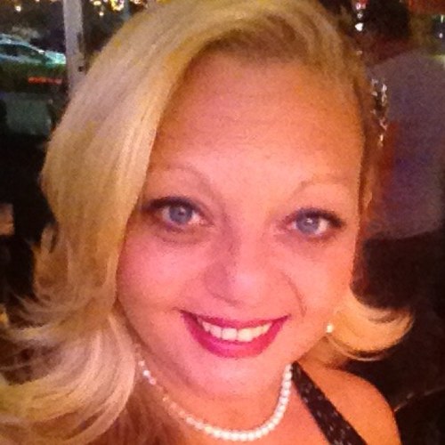 A passionate single girl who craves the world. to me, a sexy woman is independent, successful & simply fabulous ❤