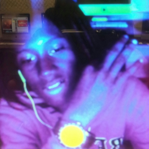 ayee .. Follow Mee @awkwarddO__o ann follow mee onn IG : _tayyyTAYYY_ by the way Her Lil Sis Was Here :)