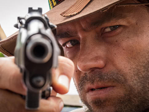 Arthurlee74's profile picture. If you don't like swear words, drugs, booze, rock'n'roll, big tits and brutal honesty you'd best fuck off and follow someone else you pointless fanny.