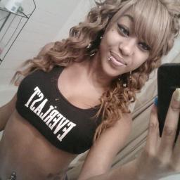 michelletho11's profile picture. 