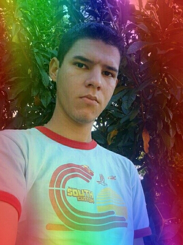 18 anos geminiano adoro futebol companheiro e deus acima de tdu e amoroso vem pro meu mundo