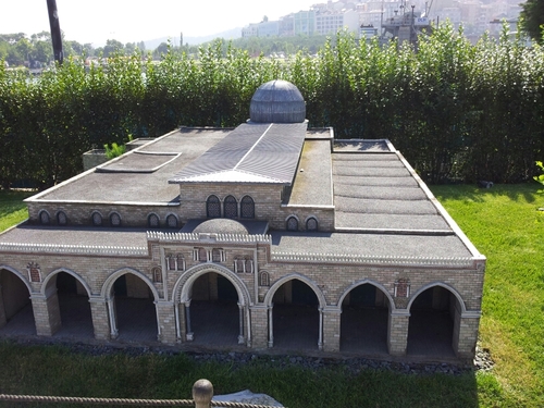 الشمس المشرقة