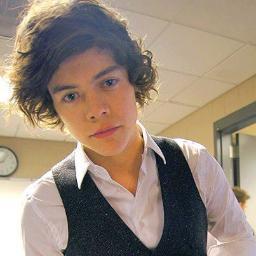 Fc, dedicado  'Hazza' Sou um BoyDirectioner  22/09/10 as 01:14 da Matina Harry Styles, '69' =)
Namorado da @1D_SaoLuis Tirem o olho #RUM