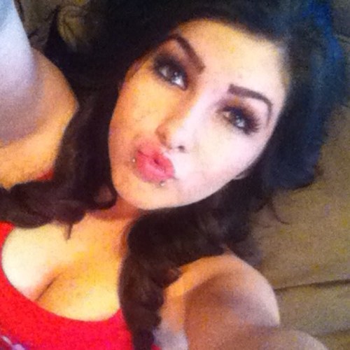 @OhmyItsJunior , ♥ #TeamFollowBack . Hmu ?  c[;
