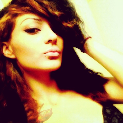 Im new to the Industry Valerie Cox. Bookings contact talent@expressmodeling.com