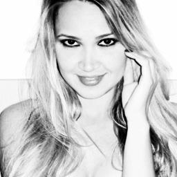 Atriz/Bailarina
http://t.co/jDlm4QFE89