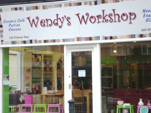 Ceramics cafe in North Kingston, Children's (and grown ups!) parties, Hand made pottery, Glass Art, Enamelling, Knitting, Jewllery and Beading workshops