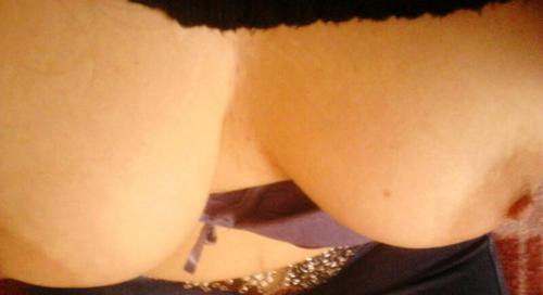 MonellaWww's profile picture. 