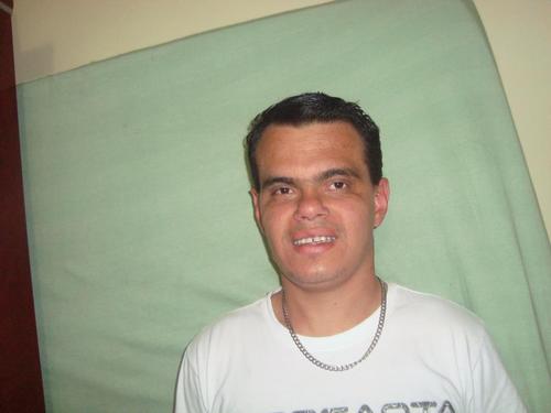 sou o Renan Perreira Bueno , irmão da @AmandaPereno_ , mais conhecido como TO RENAN