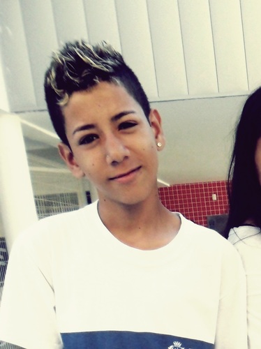 Foco , Força & Fé.
Me Segue , que eu Sigo .
Add -My Face - http://t.co/PRYxFN7B