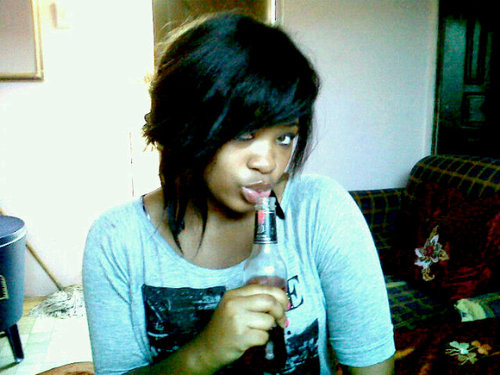 Fun!!, Loving ,Caring ,Kind ,veri thweeet! (,) ,sometimes I tend to be shy..avoid akward situations , and I love laFing !.. 26D28DC1*