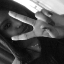 É muito mais fácil saber quem você realmente é, quando não há milhares de pessoas que dizem que eles acham que você é. ☮