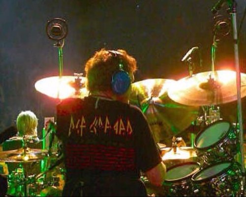 Hello, my name is Tracy. I love Rock music, my favourite band is Def Leppard! I'm a drummer. I love the UK and want to move there one of these days.