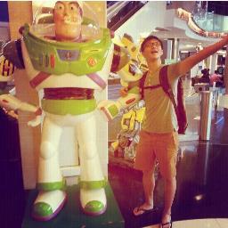 YYLow_11's profile picture. 