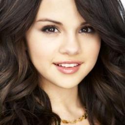 hello everybody!!! xx i love selena gomez! do love you selena to? follow me and i #followback !! xx enjoy all my tweets!! xx