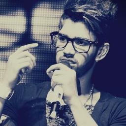 FC dedicado ao @Gusttavo_lima ♥
Donas: @pereirakamila , @17PattyRock & @karollgolden .
Since : 14/11/11 , #GUGA seguiu : 14/12/11
Sonho todo dia com você ...