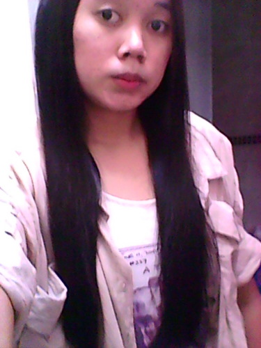 ศึกษาม.รามคำแหง  เกิดวันที่14 มกราคม 1987  เป็นคนที่ยิ้มเก่งสบายๆ