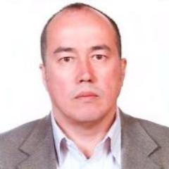 Casado, 3 hijos, socio fundador de ChinaLed, empresa orientada a la comercialización e ingeniería de iluminación Indoor y Outdoor con tecnología LED.