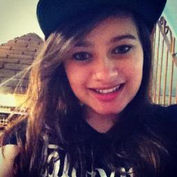 Quem me ver, me vê sorrindo e vai ser sempre assim .