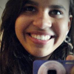 virginiana, 16 anos, escola de referencia, corinthiana, sensível, chocolatra, sonhadora, :) Gostou Segue :D prometo Seguir de volta :D