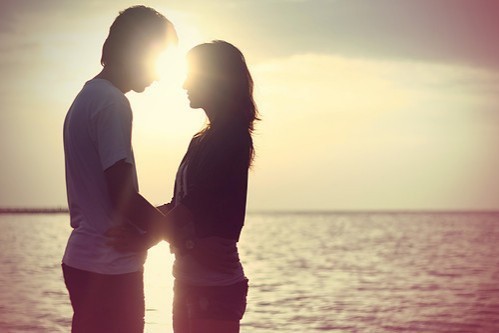 5 different girlfriends, 5 unique relationships, tons of relatable tweets. Follow & enjoy.