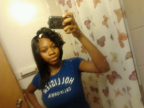 Im 19 I have a son named Tae'Vion... Im very independent n outspoken I love to sing dance.. N im n da field of a #LAWYER !! Bang Bang mo info. DM mii shortiie.