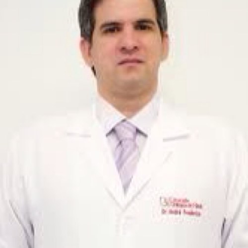 Médico, urologista da Clínica de Urologia de Natal - CLIUN.