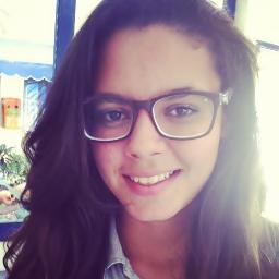 O sorriso de quem ama é lindo mais o sorriso de quem sofre é mais lindo ainda, além de sofrer tem a capacidade de sorri!