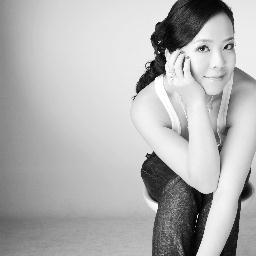 Gemologist. Yaletown Jeweller. Jewellery Designer. Chihuahua lover. Crossfitter. Krav Maga practicer.