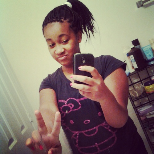 Hi , im Destiny , im 12 , Mixed, I love Music , N my Best Friends n I want my twitter BF lol : )