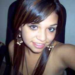 ' uma menina forte, determinada e persistente!!! Amo demais #Paramore s2!!! #RockNaVeia ashshs :*