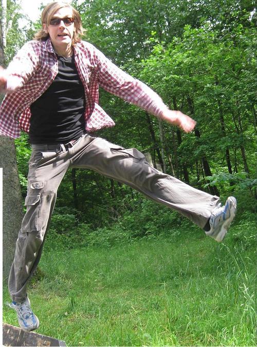 Glansrunner's profile picture. Född i Göteborg, uppväxt i Vänersborg, en tid i Stockholm, nu åter i Göteborg.  UTMB-finisher, wordfeudproffs och fd vissångare.