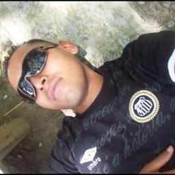 Não existe um caminho para a felicidade. A felicidade é o caminho.