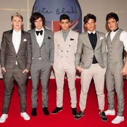 hey whats up it's Julie!! i love one direction!! they are my life!! all i do is listen to there music ever day!! follow me and i will follow back! 1Dlove