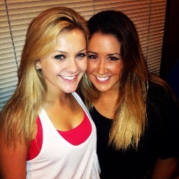 melaniedimuro's profile picture. 