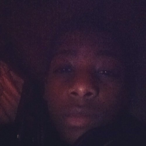 PillBerry_DopeBoy; 
swaggin 
athletic 
im:
im aslo cuffed just (k)noe