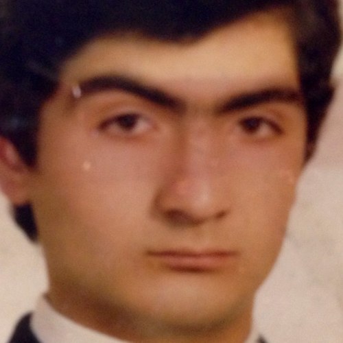 Boğaziçi Üniversitesi de elektronik teknisyen olarak çalışıyorum kadırga endüstri meslek lisesinde  okudu İstanbul.da 1 Mayıs 1978 tarihinde doğdu