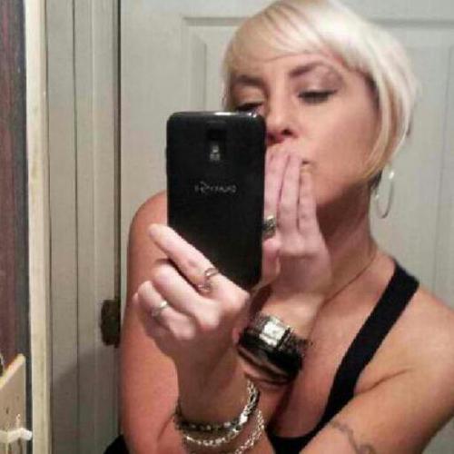 Kizzykrok's profile picture. Celebrity Wardrobe Stylist