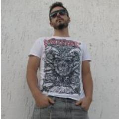 Pienso y siento con la cabeza, el corazón.Dudo de todo pues para eso fui creado, comunicologo de profesión y presidente por elección..