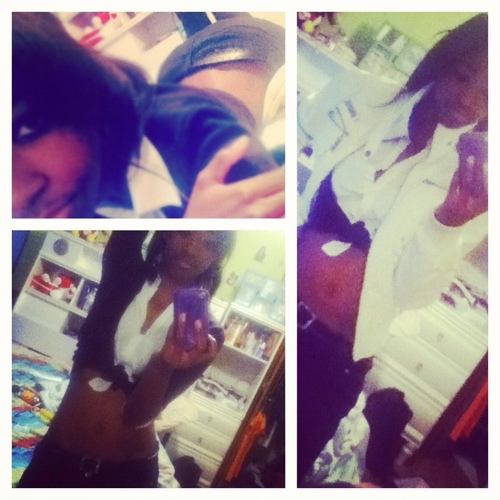 18 years on dis earth .
#TeamKhalifa #TeamSongz #TeamFollowBack #TeamMinaj #TeamBreezy #TeamIDGAF  #TeamWeeknd #TeamXO