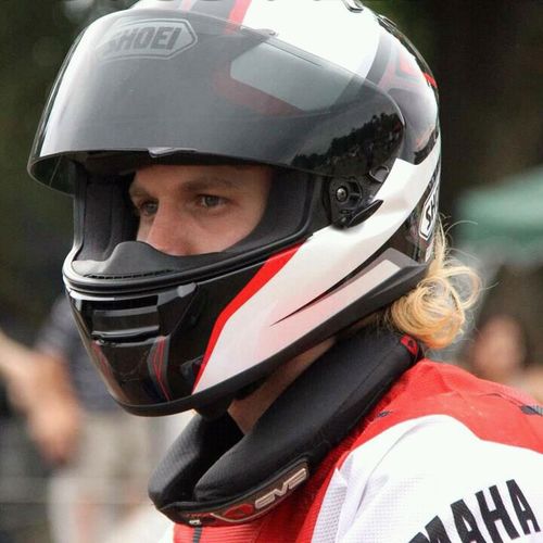 AlfreBolatti's profile picture. 🏆 Piloto de motos en el Certamen Argentino de Motociclismo (CAM)                      ⚙️ Ingeniero Mecanico - Fulling Industrial