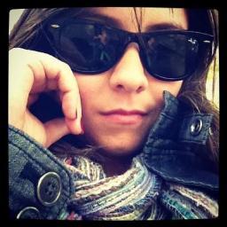 Cantora, compositora e apresentadora do @linkpop_ !