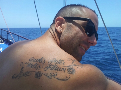 La vida es muy peligrosa. No por las personas que hacen el mal, sino por las que se sientan a ver lo que pasa.