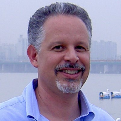 Cognitive psychologist, learning experience designer, learning strategist, TREK maker, matchmaker of informal and formal learning, notorious punster.
