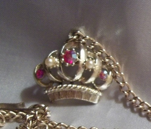 OLDladyOLDstuff's profile picture. Selling jewelry on eBay & ETSY