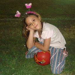 I can Speak French,Arabic . I Play Volley . My Dream is To Be an Architecture ! Go Follow My Sis @NouraiSaleem https://t.co/2W8I6DlxqJ She Always Follows Back !