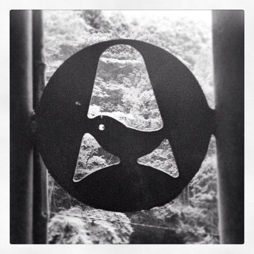 hanetokotonaru's profile picture. 嘔吐と下痢を繰り返しながら生活しています。