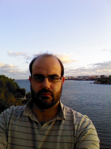 Enginyer de Camins, Arquitecte i inventor, amb el privilegi de viure a un dels millors llocs del mon, amb unes aigües increibles per practicar el submarinisme