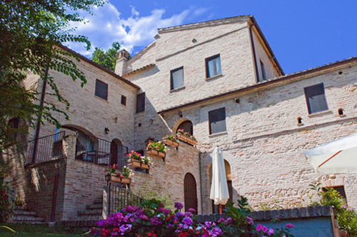 TSElisabetta's profile picture. Le vostre vacanze nelle Marche - Agriturismo, B&B, Appartamenti - Your Holidays Stay in le Marche - Farm Stay, Bed and Breakfast, Self Catering Apartments,