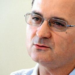 Presidente do Lions Clube Balneário Rincão, vereador por três mandatos, secretário Municipal e Estadual, prefeito de Içara. Acadêmico de Publicidade/Propaganda